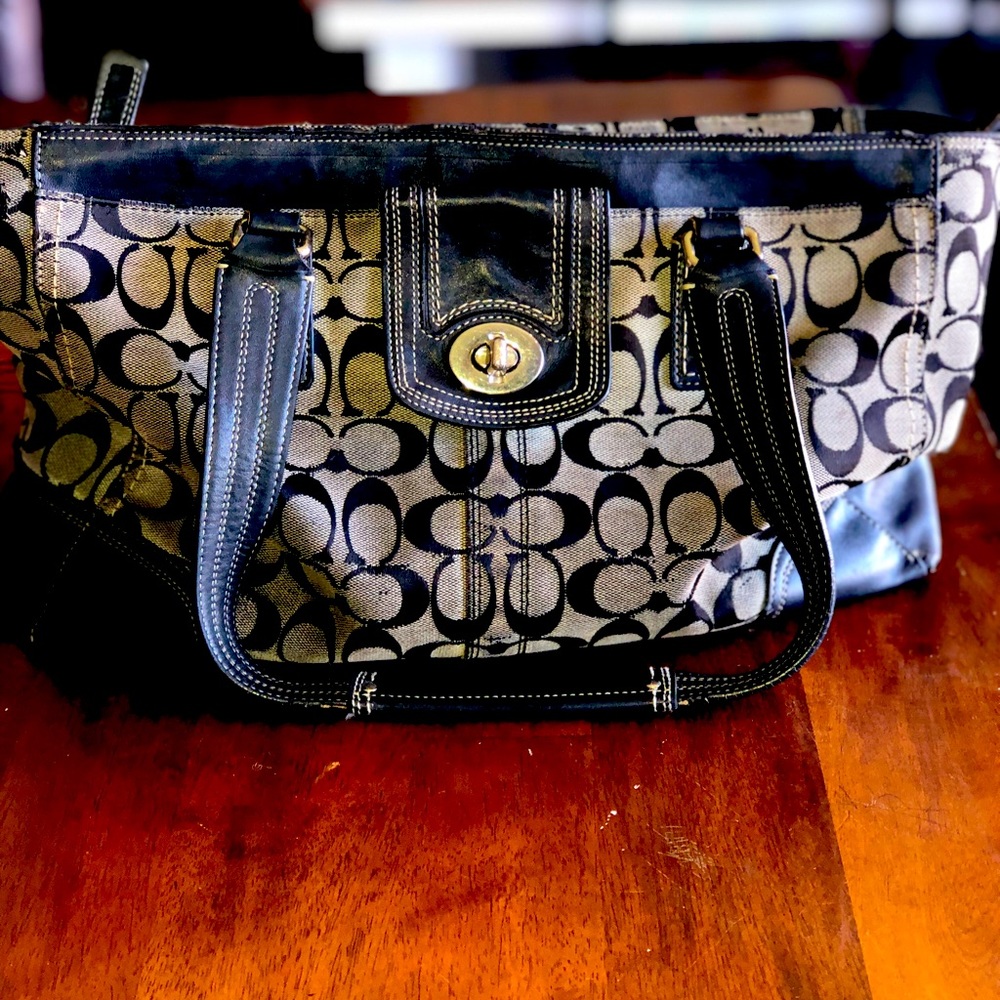 🎉Coach Black handbag🎉